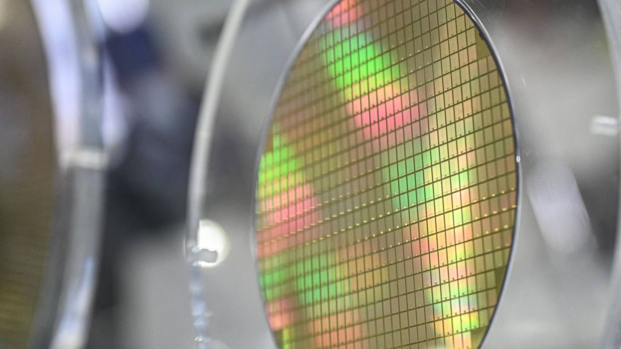 Laba Pembuat Chip Optik Melonjak 1.153% Berkat Permintaan AI